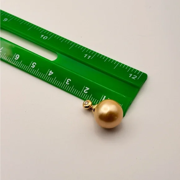 Elegant Gold South Sea Diamond Pearl Pendant 14k